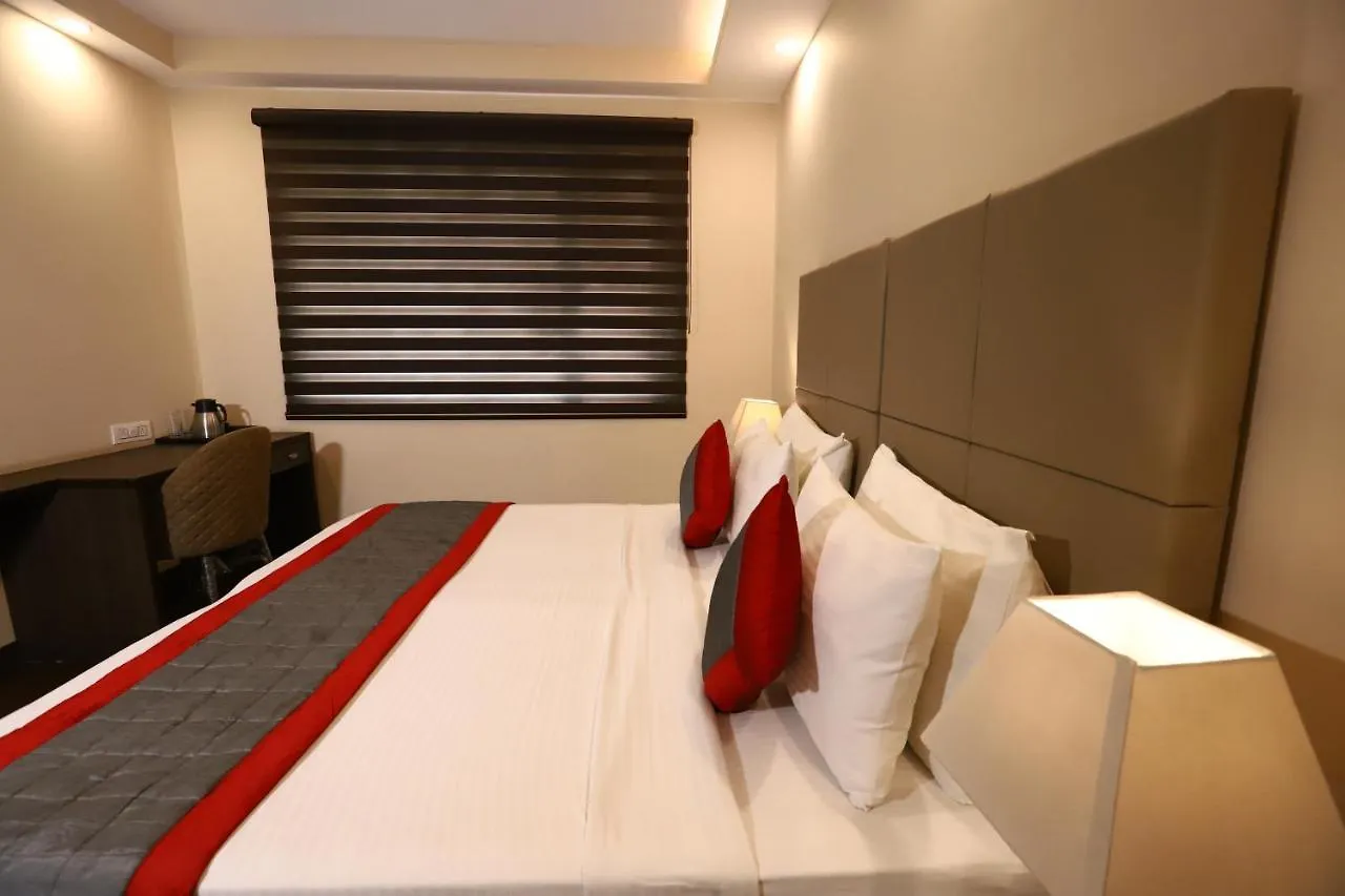 Hotel Azulo Inn Bhikaji Cama Place Delhi - Couple Friendly Local Ids Accepted New Delhi 3*,