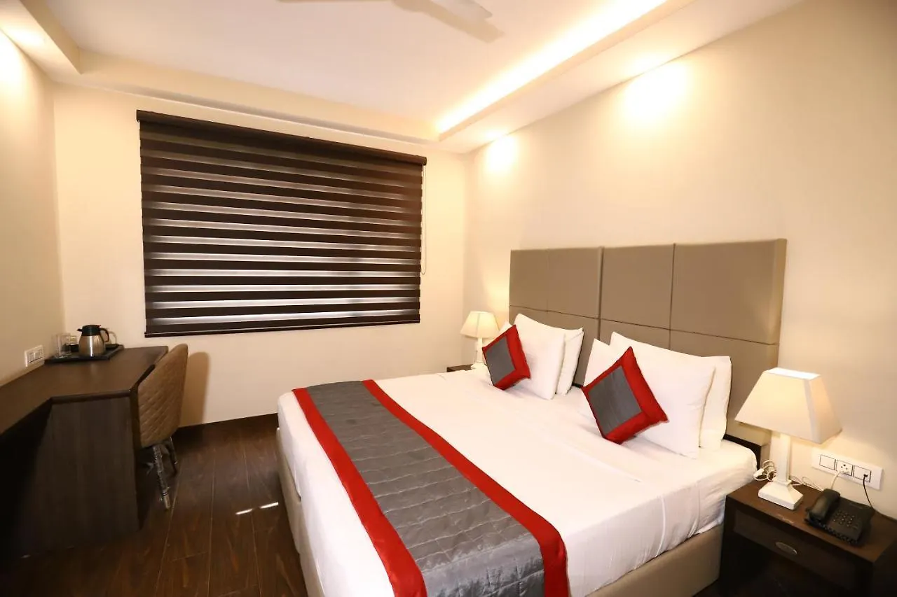Hotel Azulo Inn Bhikaji Cama Place Delhi - Couple Friendly Local Ids Accepted New Delhi India
