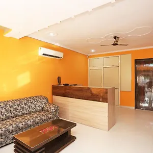 oyo-14822-hotel-the-capitol.top-gurgaonhotels.com/