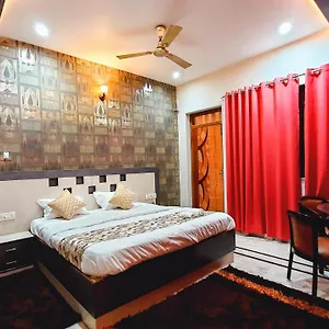 hotel-rajyashree-palace.hotels-varanasi.com/