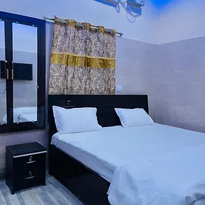 house-saroja-paying.hotels-varanasi.com/
