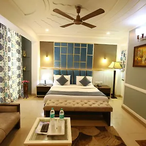 4* Hotel A Family Oppera Near Igi Airport
